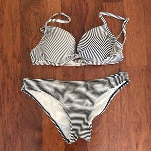 ✨ Xhilaration Blue & White Striped Bikini Set Size Medium ✨